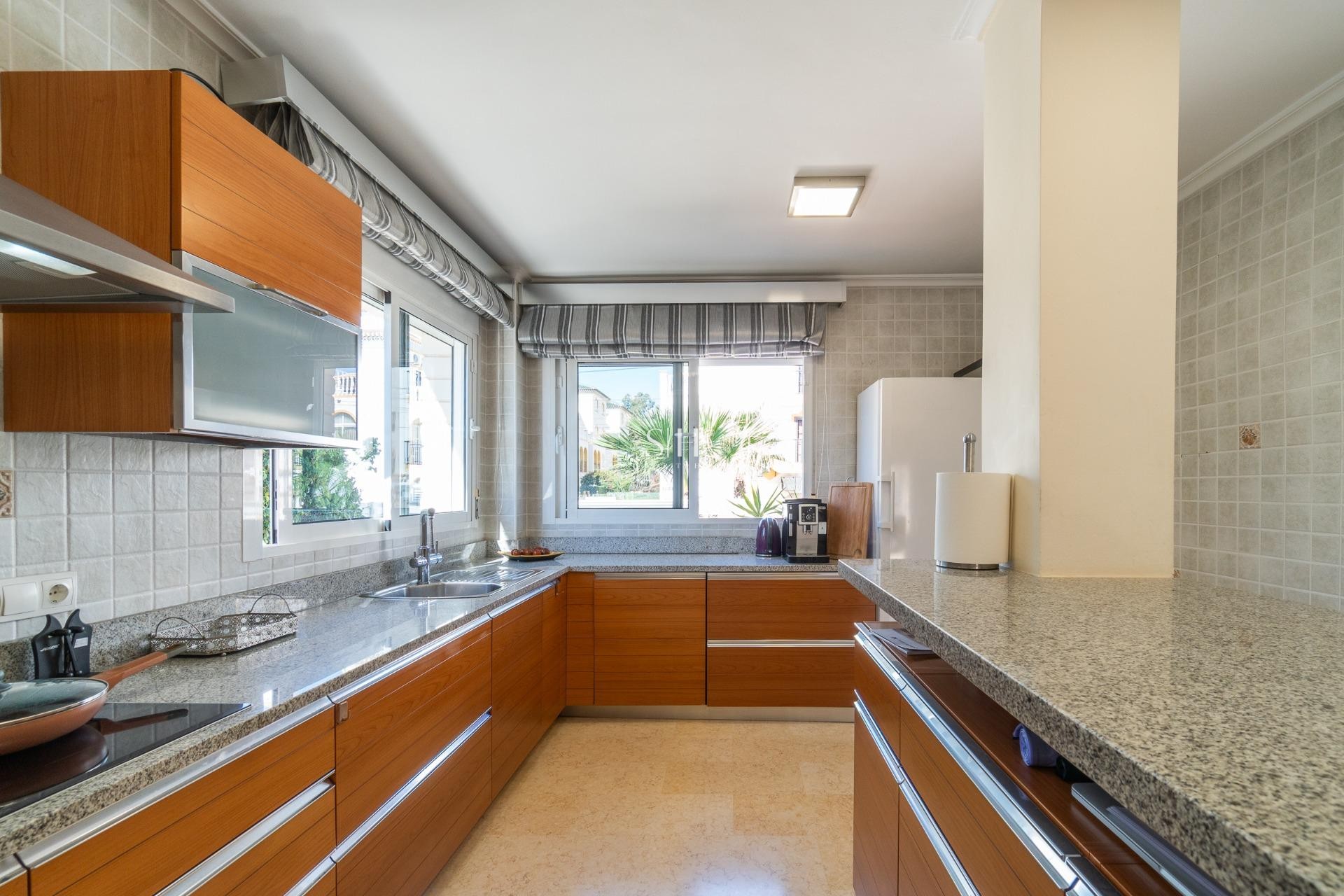 Herverkoop - Villa - Torrevieja - La Mata