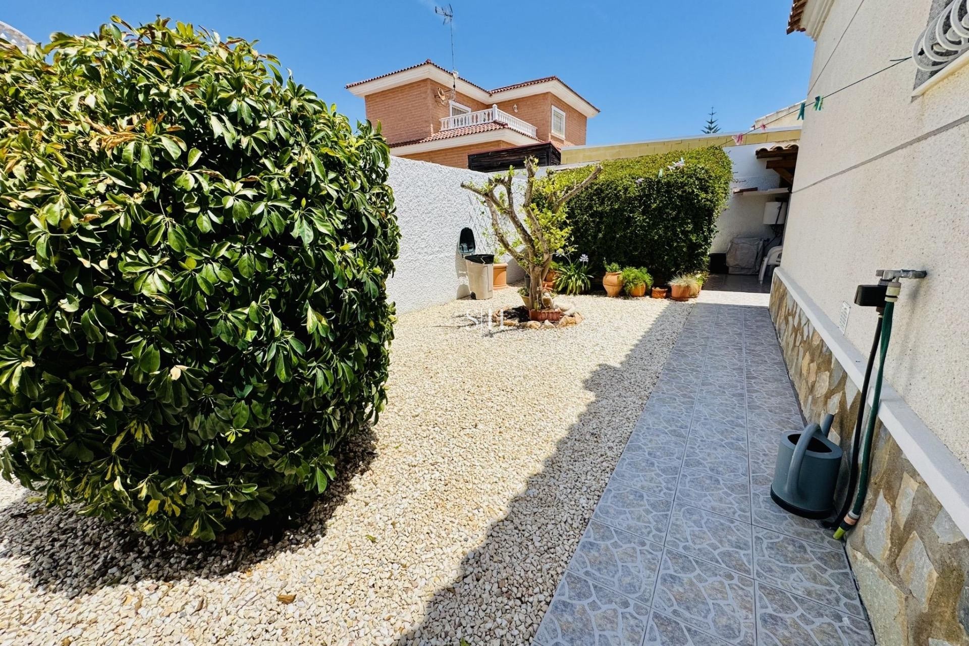 Herverkoop - Villa - Torrevieja - La Siesta - El Salado - Torreta