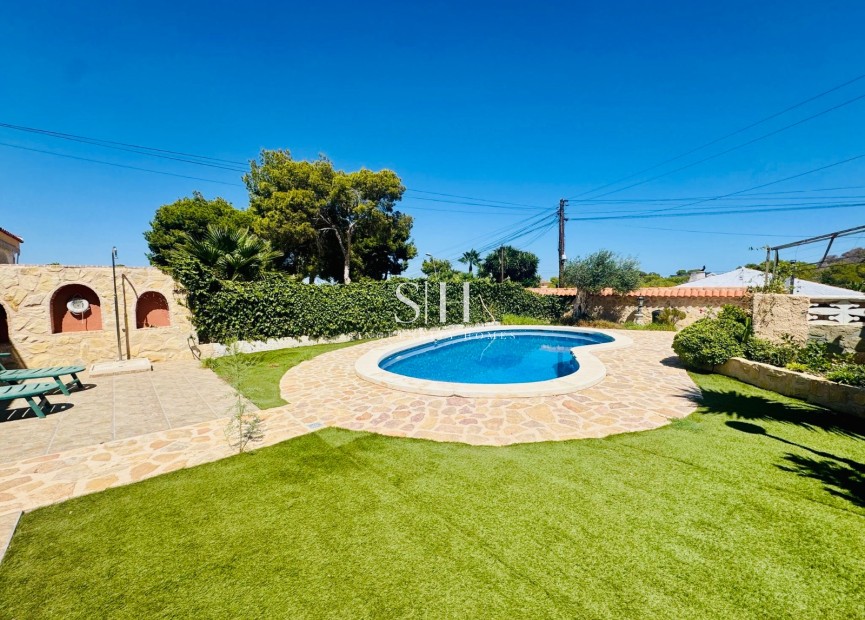 Herverkoop - Villa - Torrevieja - Los balcones