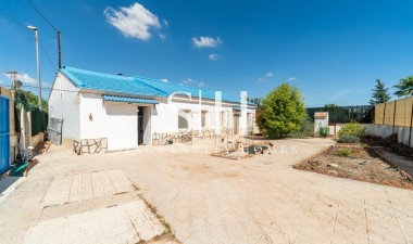 House - Resale - Torre - Pacheco - Roldán