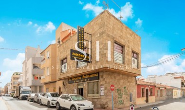 House - Resale - Torrevieja - Paseo maritimo