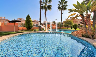 Lägenhet / lägenhet - Återförsäljning - Orihuela Costa - Punta Prima