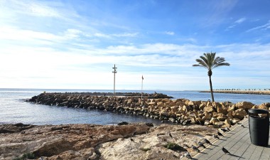 Lägenhet / lägenhet - Återförsäljning - Torrevieja - Centro