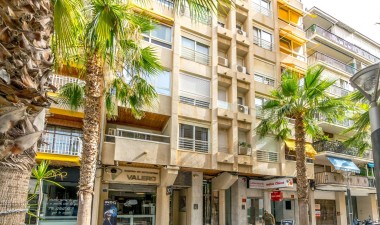 Lägenhet / lägenhet - Återförsäljning - Torrevieja - Centro