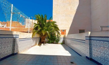 Lägenhet / lägenhet - Återförsäljning - Torrevieja - Playa del Cura