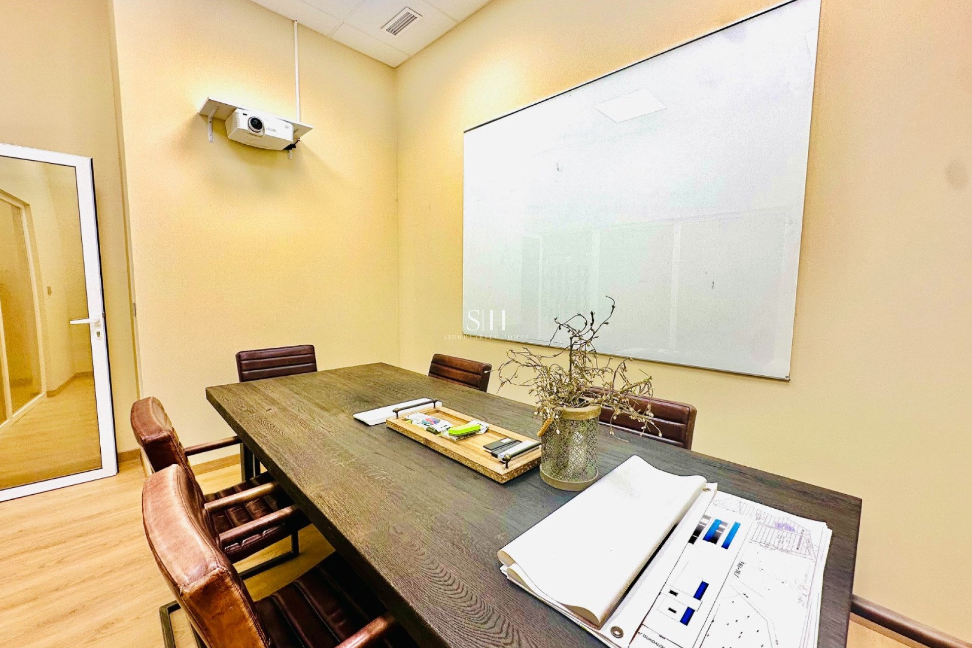 Long Term Rental - Business - Torrevieja - DOWNTOWN