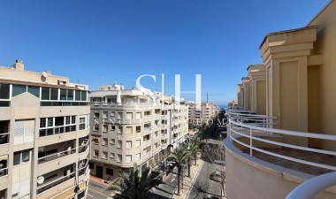 Mieszkanie w bloku - Odsprzedaż - Torrevieja - Playa del Cura