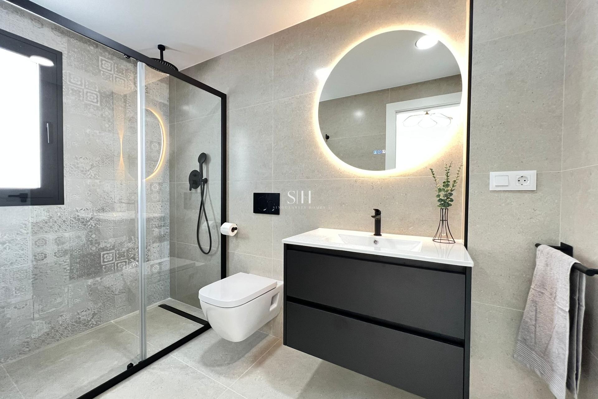 Новое здание - Villa - Benferri - Benfis Park