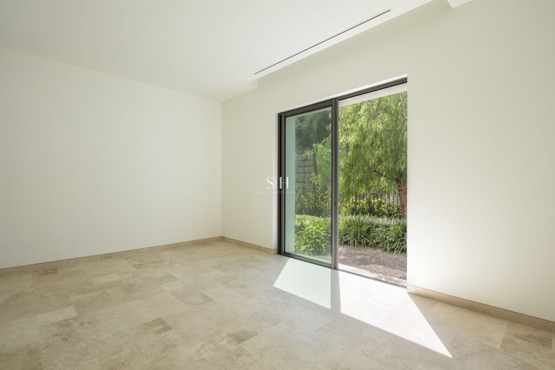 Новое здание - Villa - Casares - Pedregales