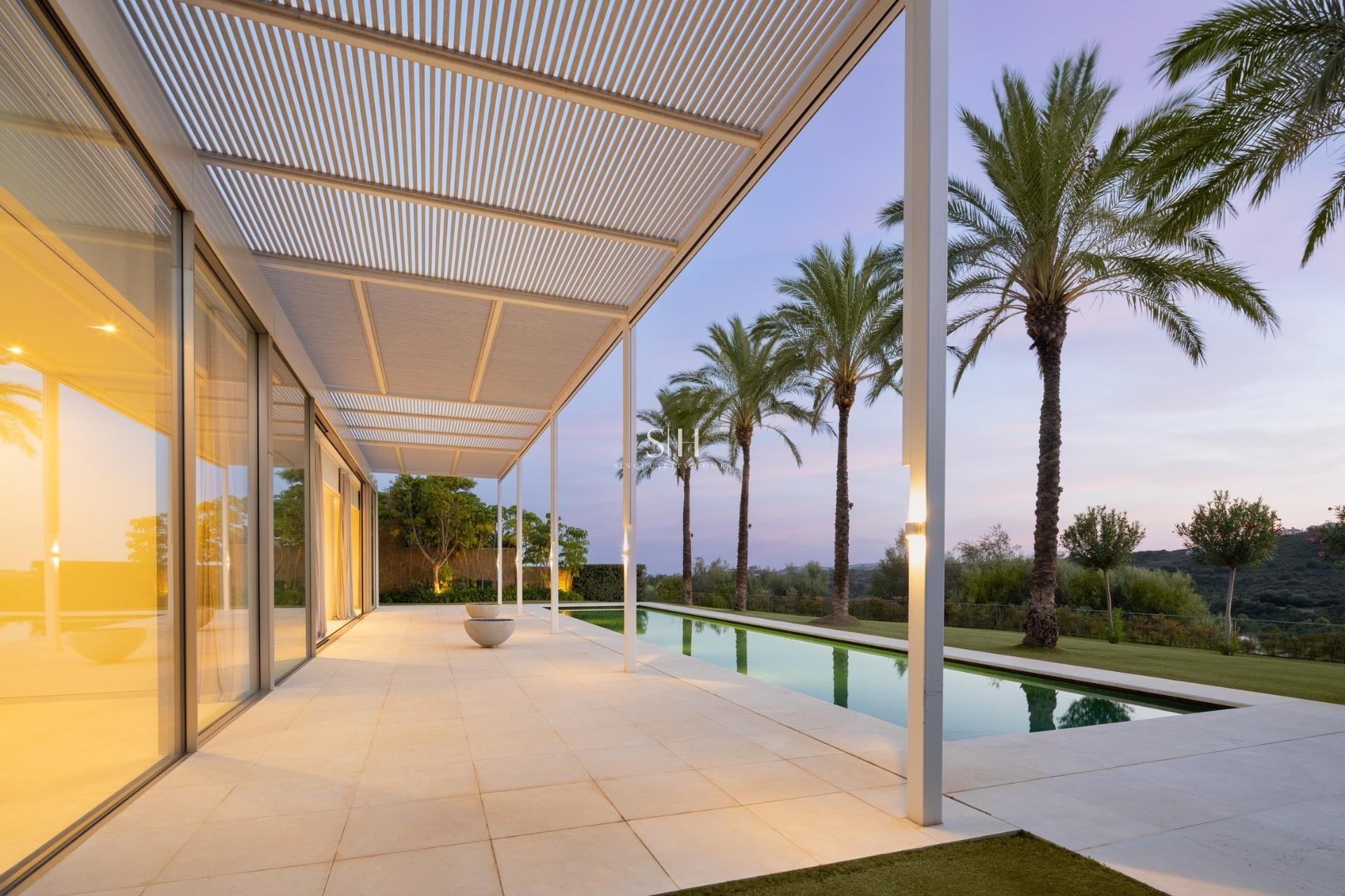 Новое здание - Villa - Casares - Pedregales