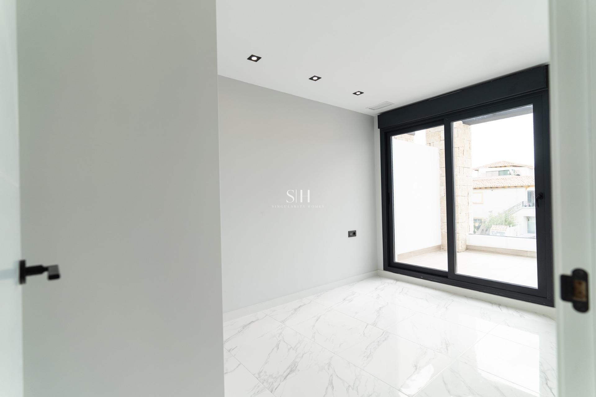 Новое здание - Villa - Orihuela Costa - Punta Prima