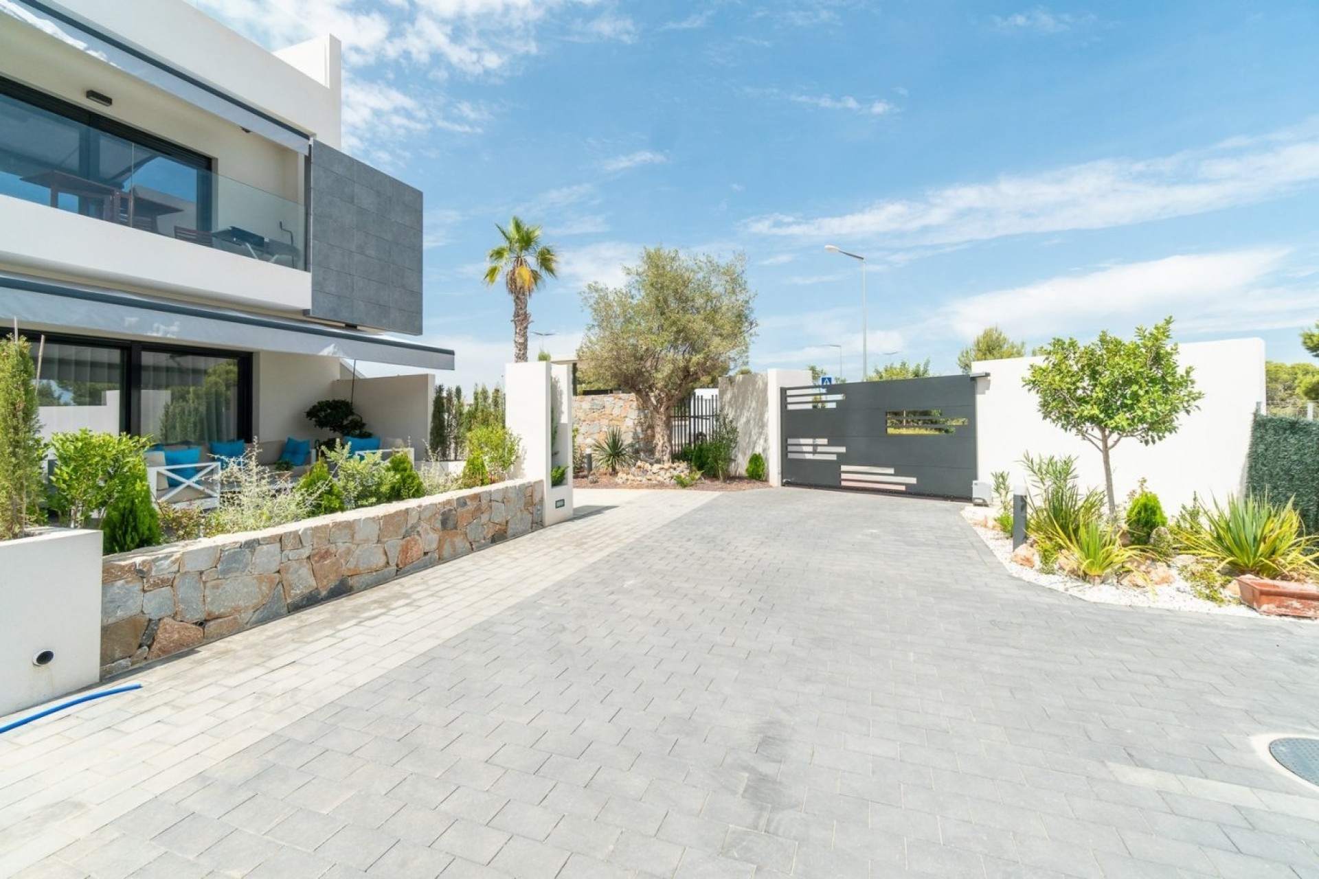 Nowy budynek - Bungalow - Torrevieja - Los balcones