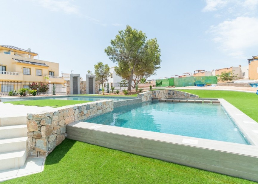 Nowy budynek - Bungalow - Torrevieja - Los balcones