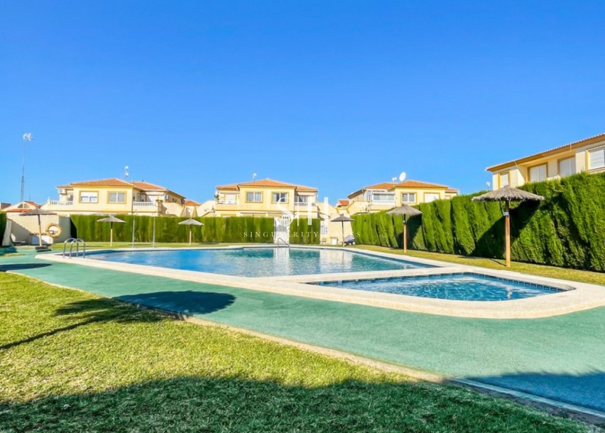 Odsprzedaż - Bungalow - Orihuela Costa - Playa Flamenca