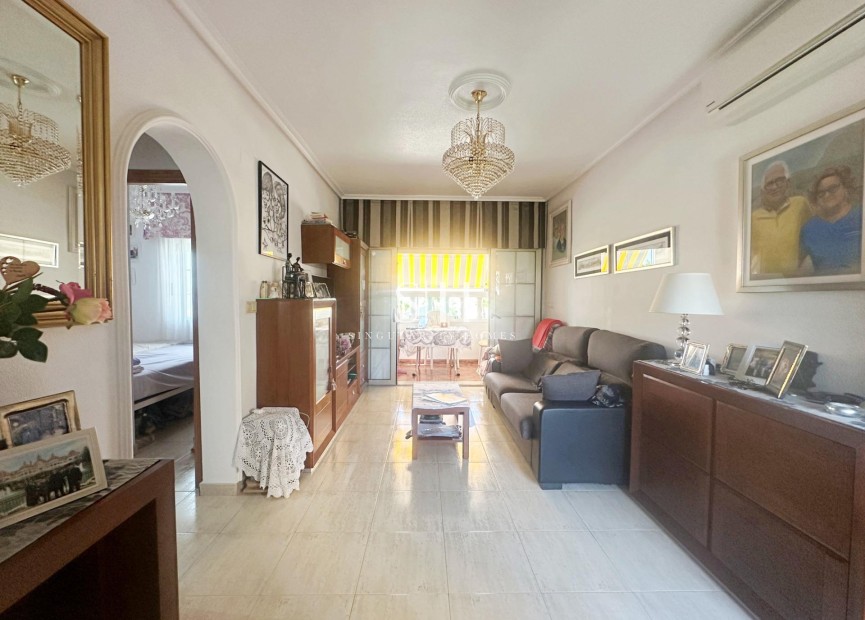 Odsprzedaż - Bungalow - Torrevieja - aguas nuevas