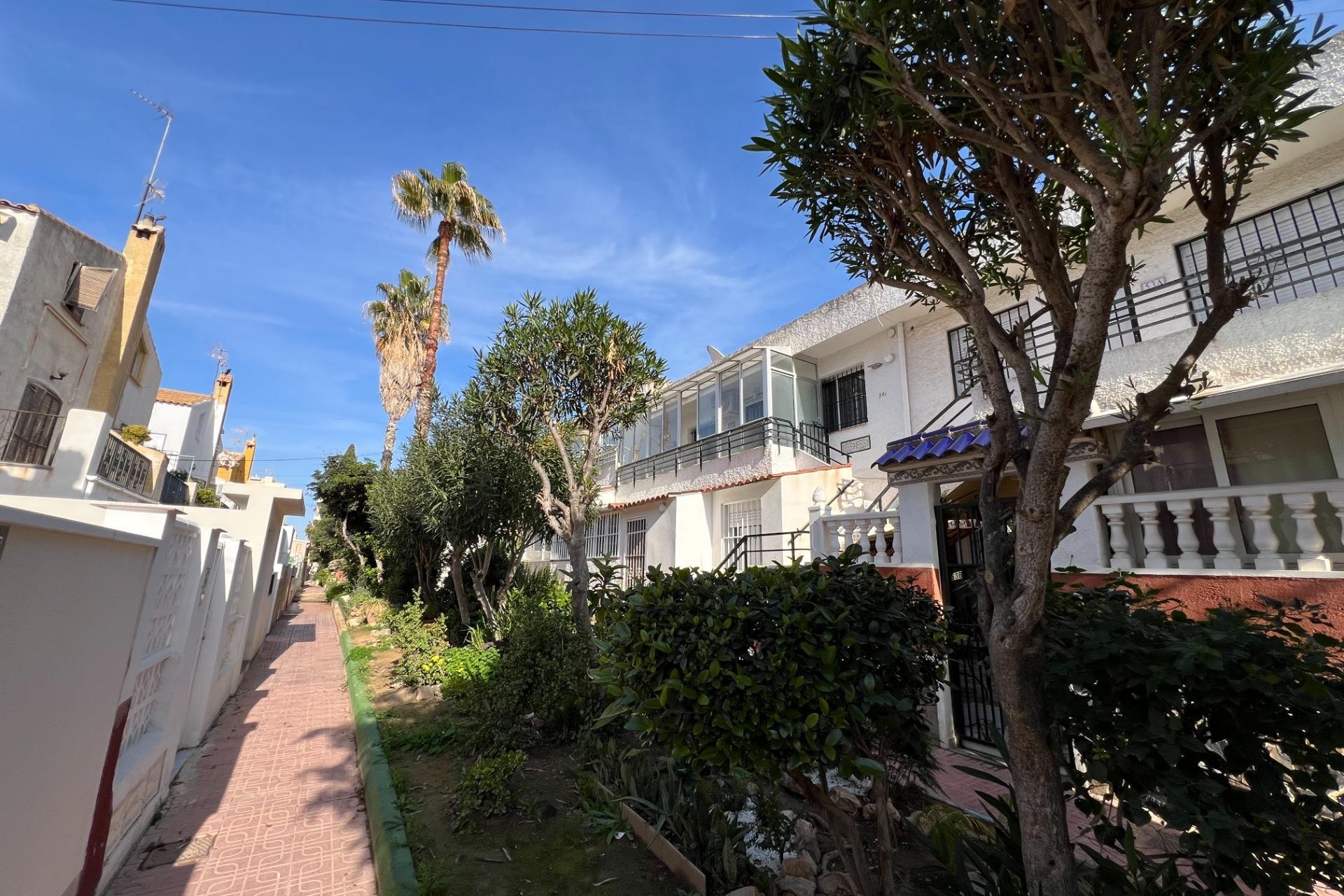 Odsprzedaż - Bungalow - Torrevieja - Calas Blanca