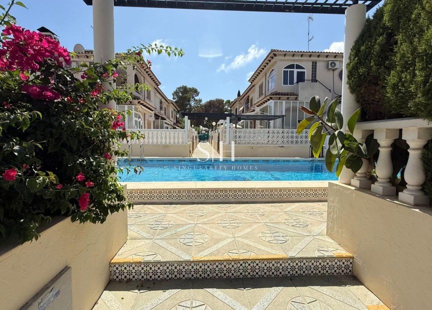 Odsprzedaż - Bungalow - Torrevieja - Punta prima