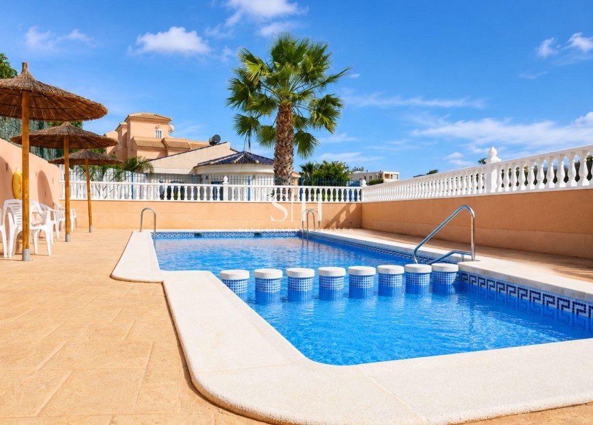 Odsprzedaż - Dom - Orihuela Costa - La Zenia