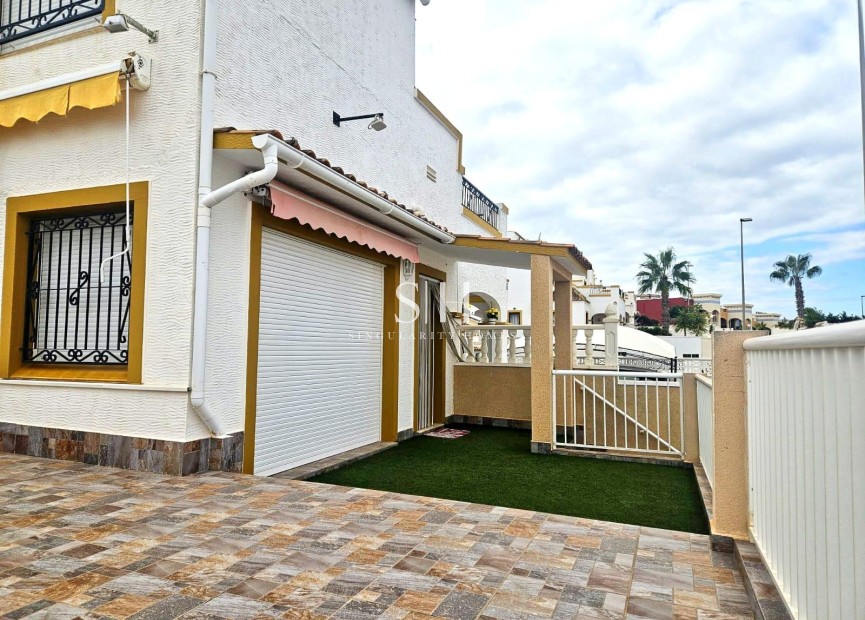Odsprzedaż - Dom - Orihuela Costa - Los Almendros-la Florida