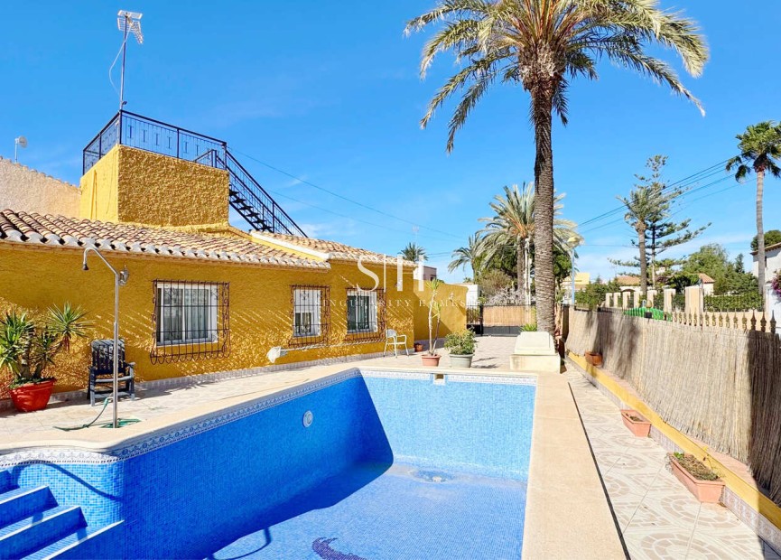 Odsprzedaż - Dom - Orihuela Costa - Punta Prima