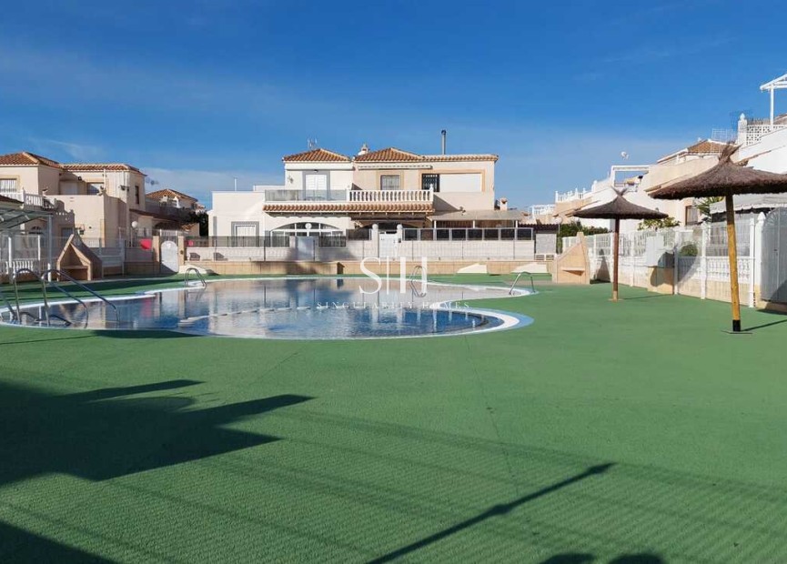 Odsprzedaż - Dom - Orihuela Costa - Punta Prima