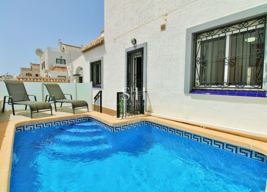 Odsprzedaż - Dom - Torrevieja - Los Altos
