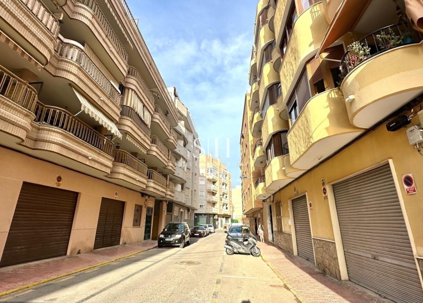 Odsprzedaż - Dom - Torrevieja - Playa del Cura