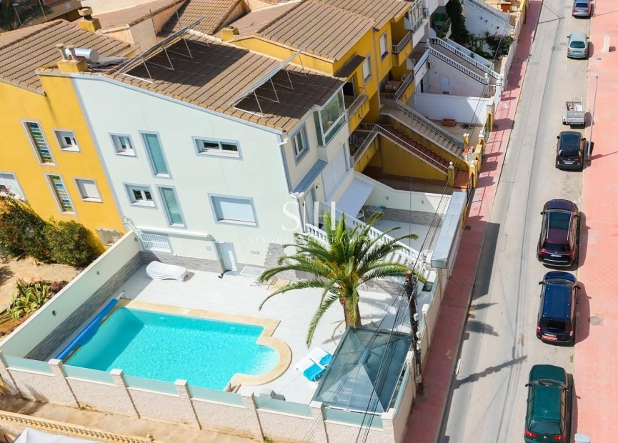 Odsprzedaż - Dom - Torrevieja - Punta prima