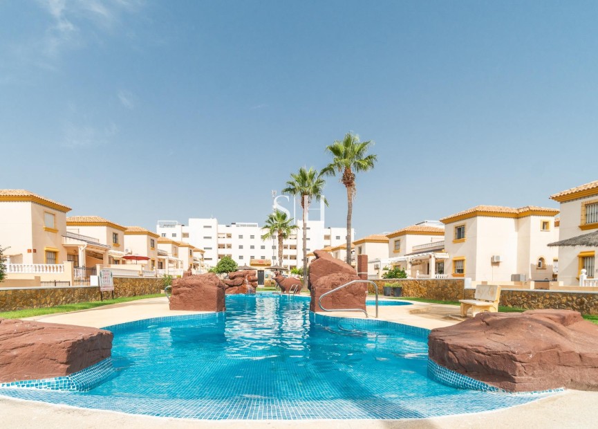Odsprzedaż - Mieszkanie w bloku - Orihuela Costa - Los Dolses