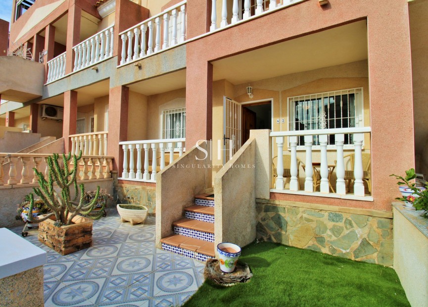 Odsprzedaż - Mieszkanie w bloku - Orihuela Costa - Villamartin