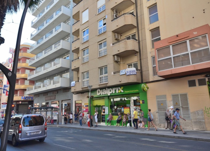 Odsprzedaż - Mieszkanie w bloku - Torrevieja - Centro