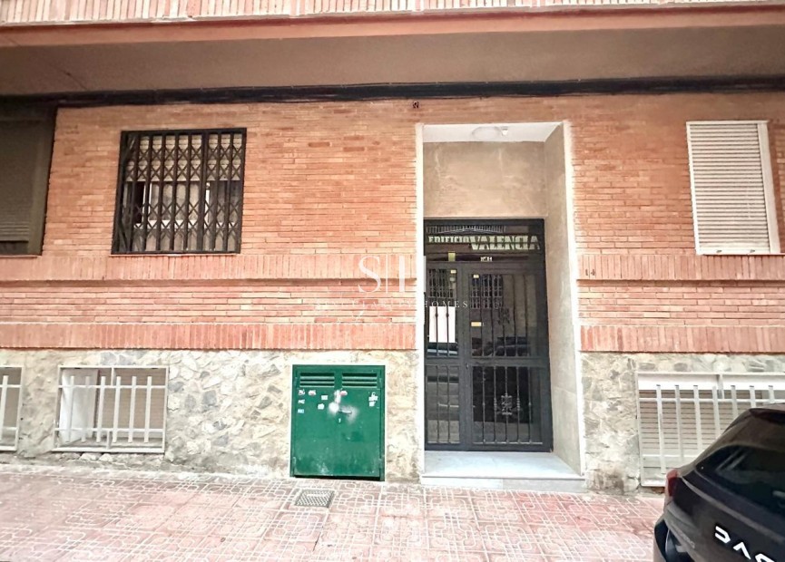 Odsprzedaż - Mieszkanie w bloku - Torrevieja - Centro