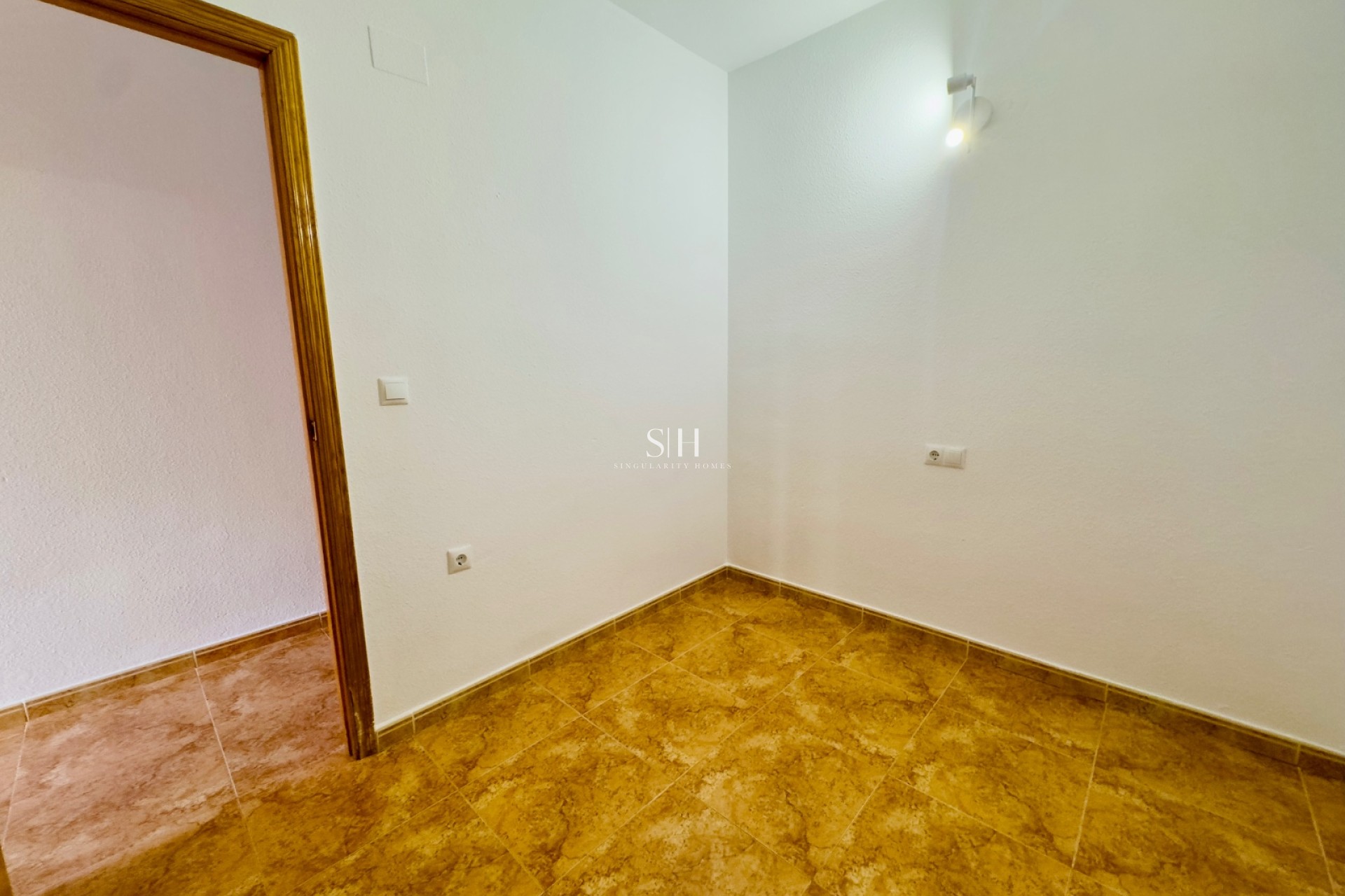 Odsprzedaż - Mieszkanie w bloku - Torrevieja - Centro