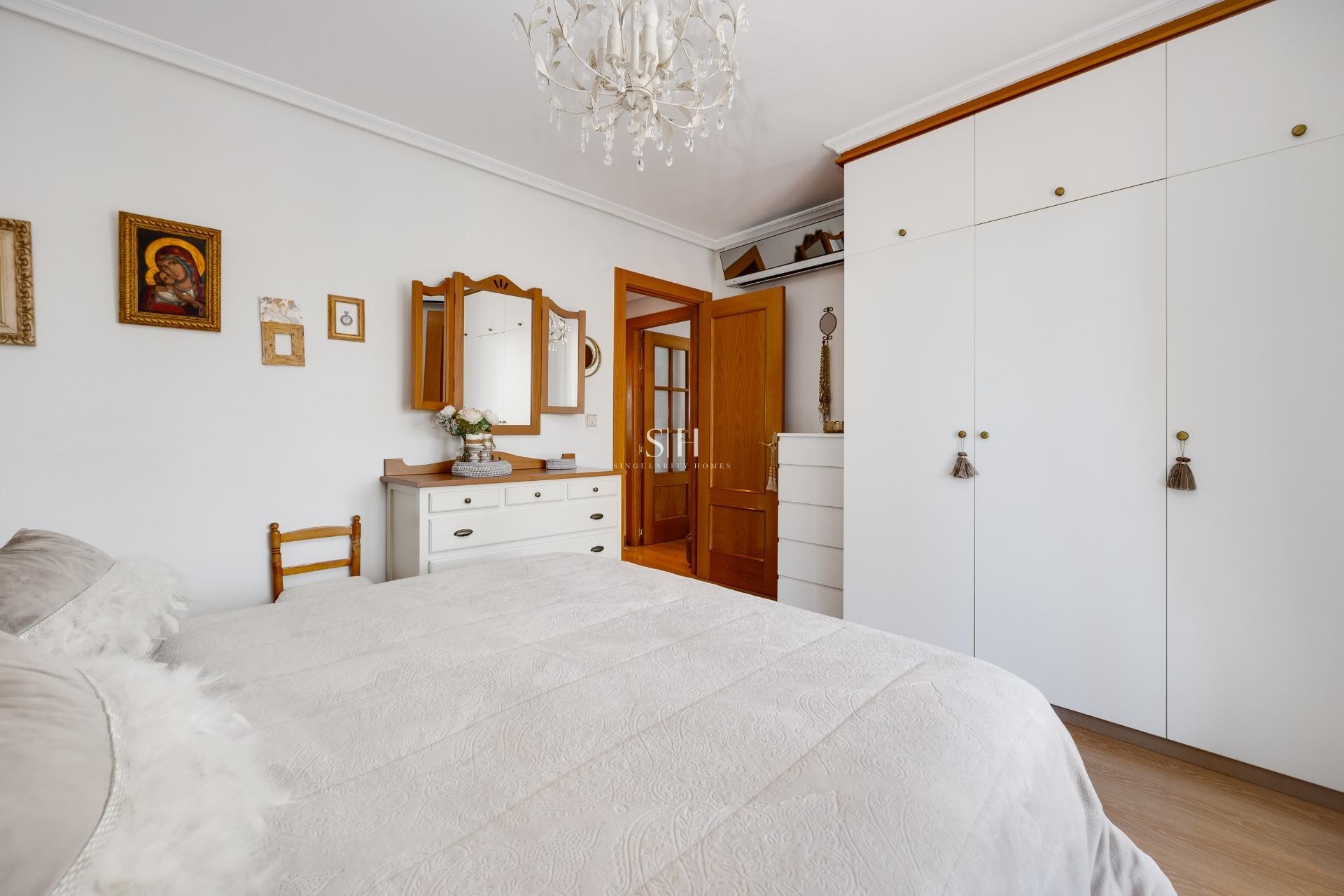 Odsprzedaż - Mieszkanie w bloku - Torrevieja - Centro