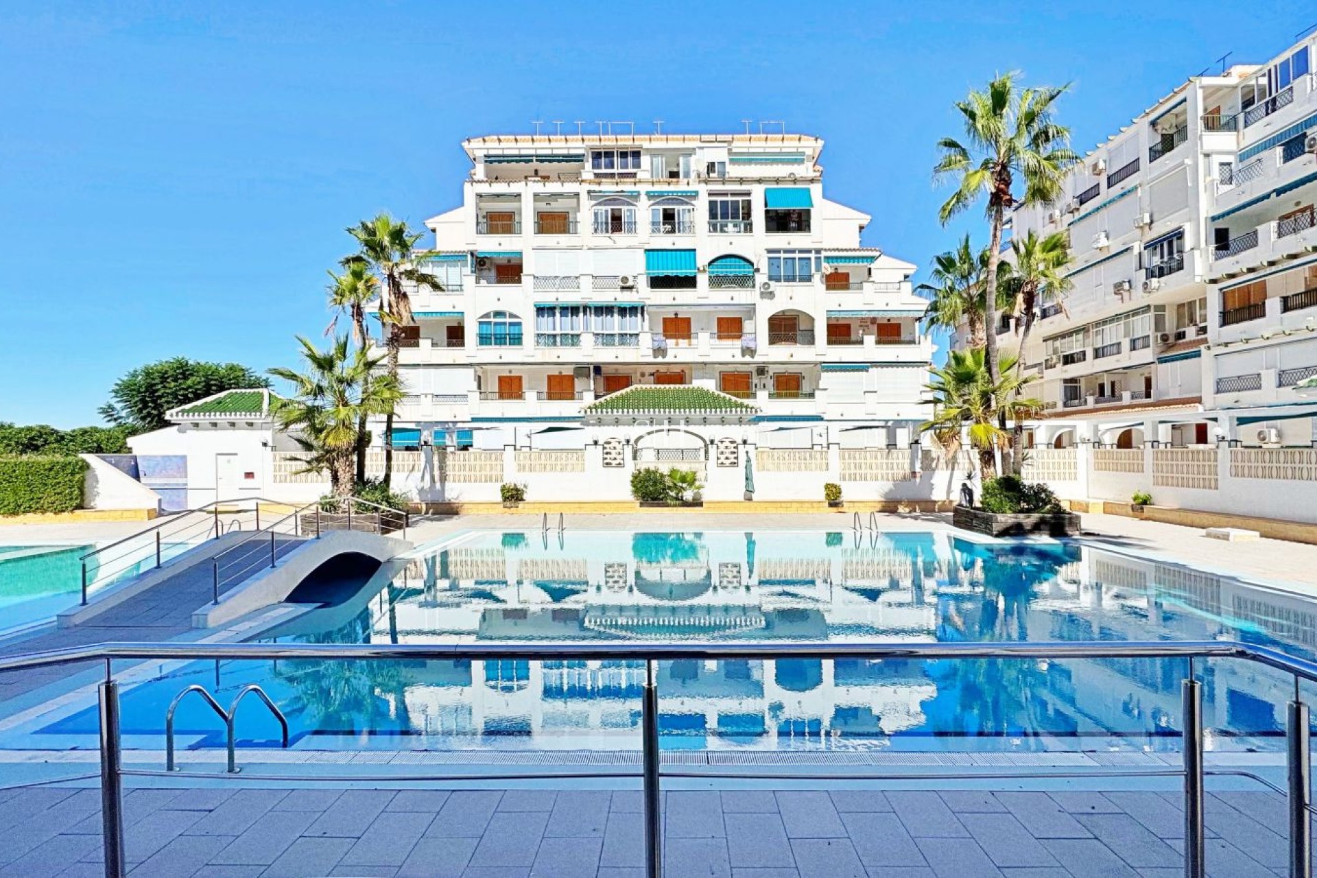 Odsprzedaż - Mieszkanie w bloku - Torrevieja - La Mata