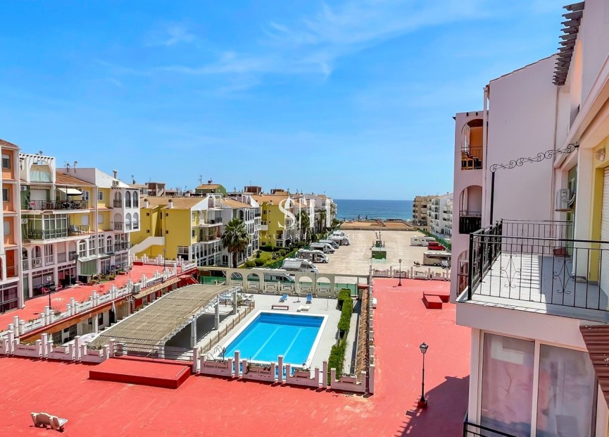 Odsprzedaż - Mieszkanie w bloku - Torrevieja - Mar Azul