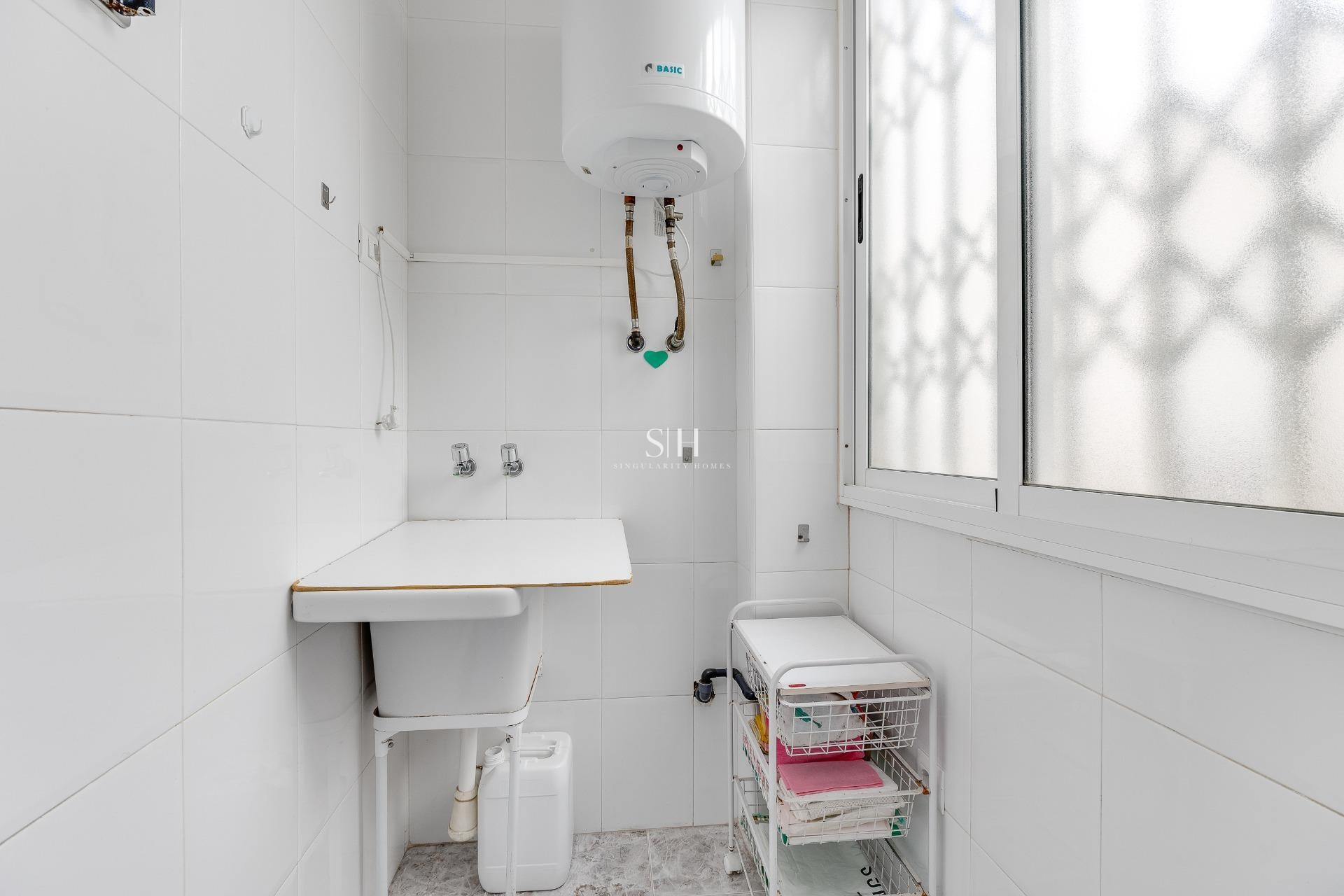 Odsprzedaż - Mieszkanie w bloku - Torrevieja - Paseo Maritimo