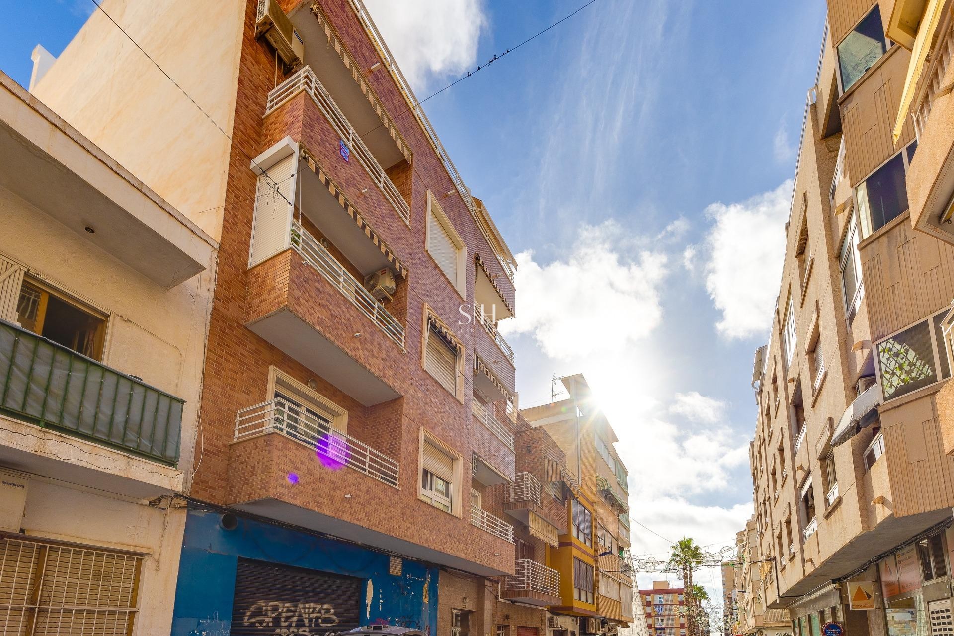 Odsprzedaż - Mieszkanie w bloku - Torrevieja - Paseo Maritimo