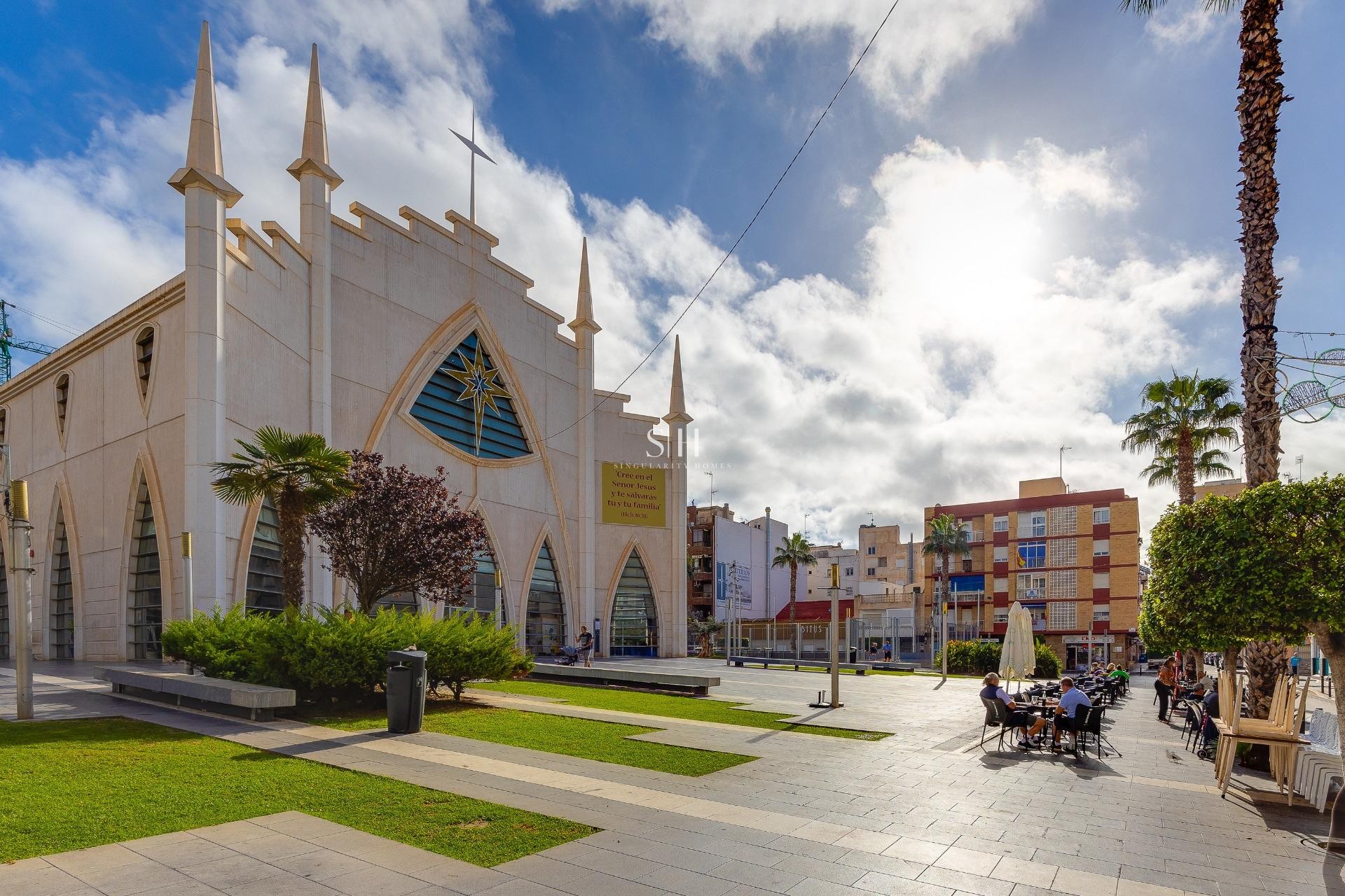 Odsprzedaż - Mieszkanie w bloku - Torrevieja - Paseo Maritimo
