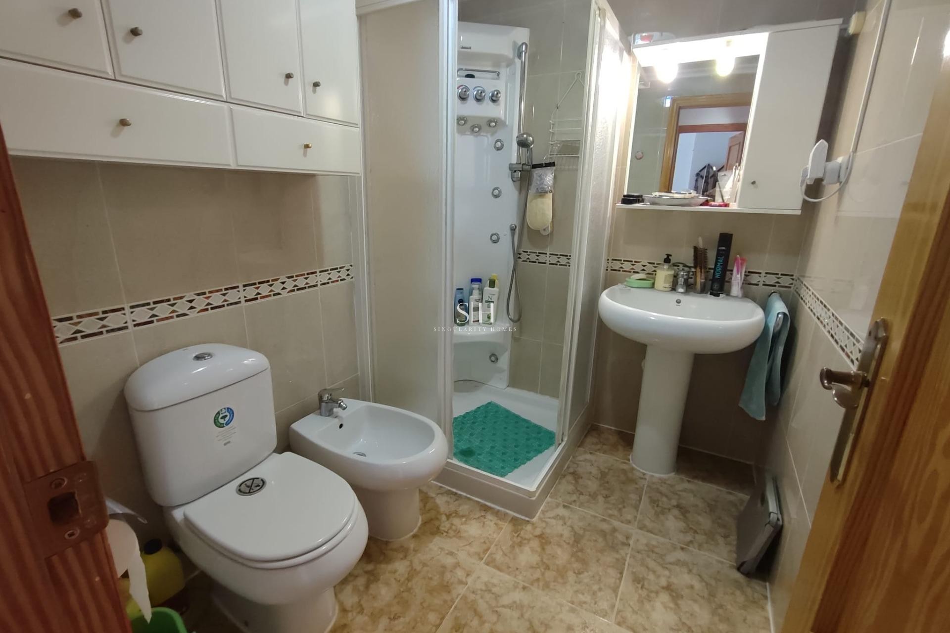 Odsprzedaż - Mieszkanie w bloku - Torrevieja - Paseo Maritimo