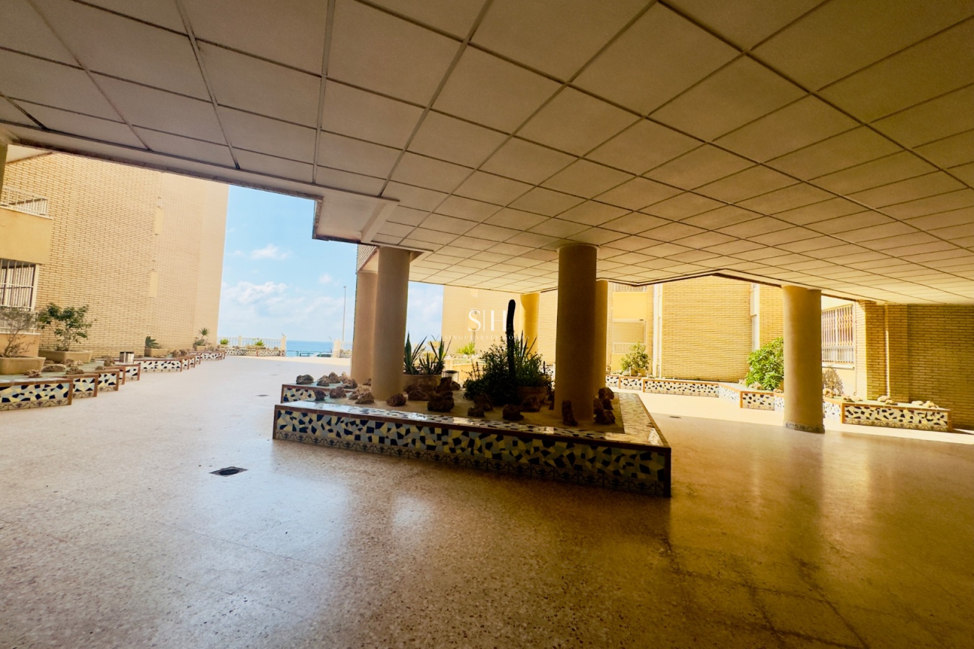 Odsprzedaż - Mieszkanie w bloku - Torrevieja - Playa de los Locos