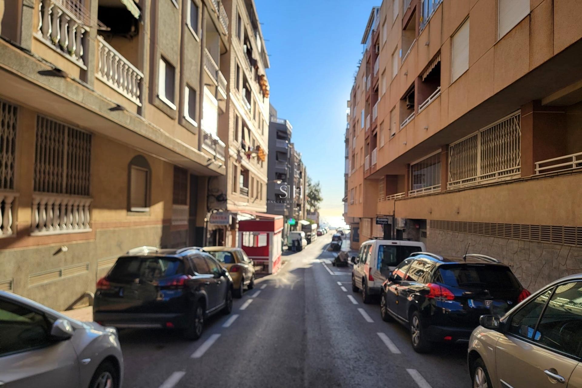 Odsprzedaż - Mieszkanie w bloku - Torrevieja - Playa de los Locos