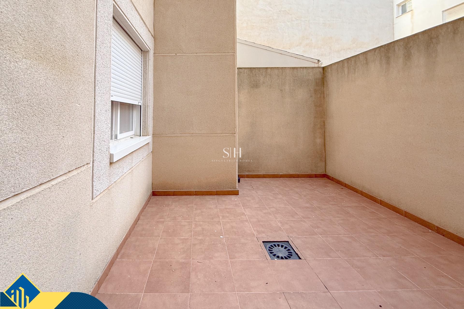 Odsprzedaż - Mieszkanie w bloku - Torrevieja - Playa de los locos