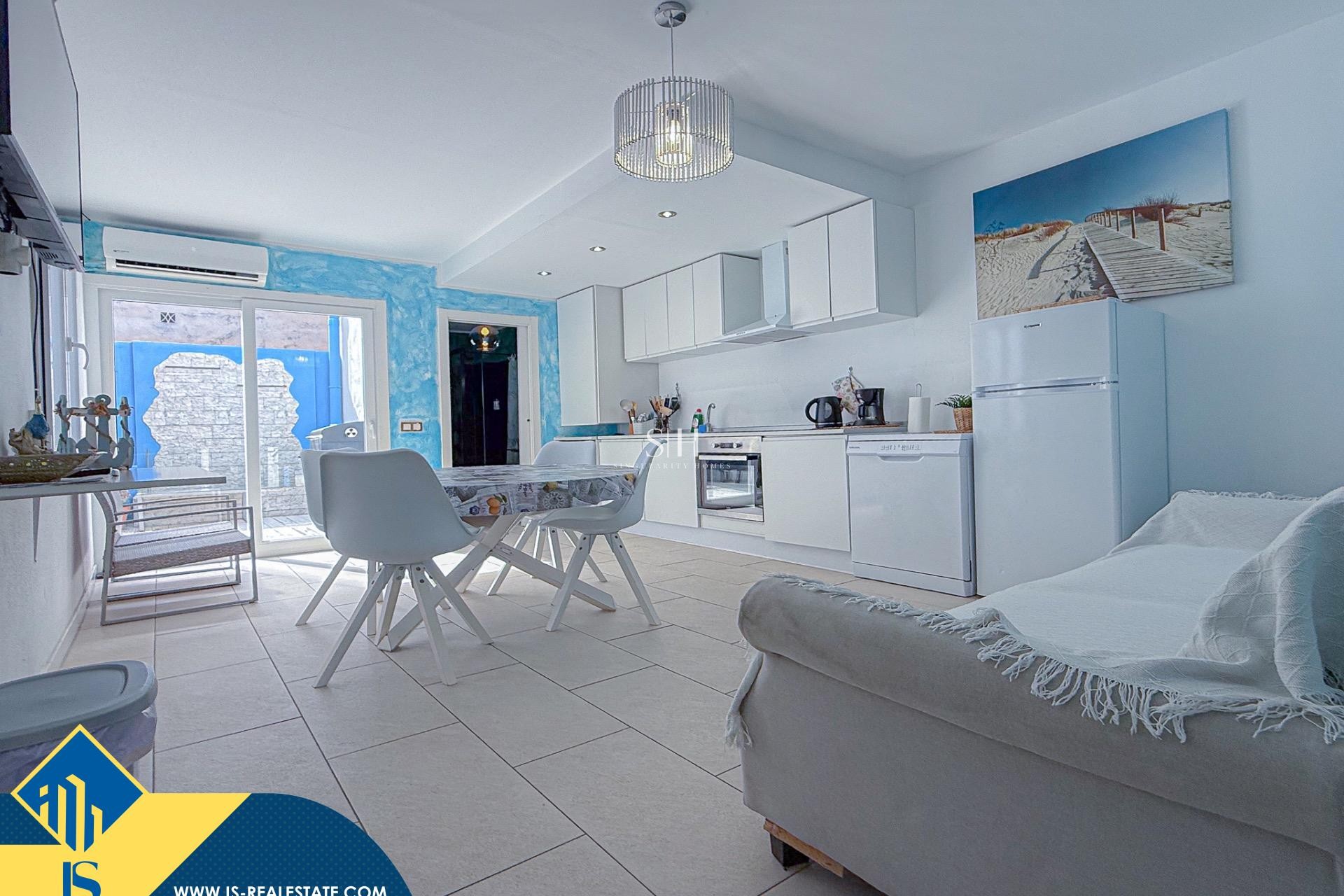 Odsprzedaż - Mieszkanie w bloku - Torrevieja - Playa de los locos