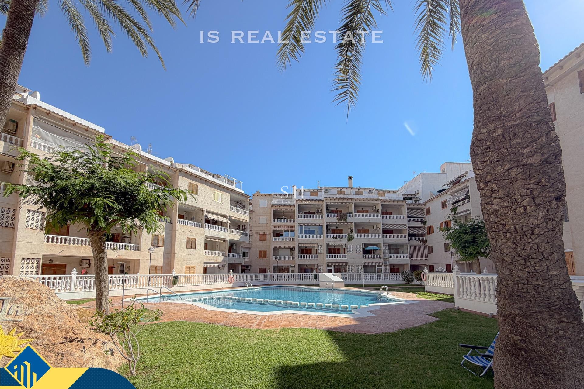 Odsprzedaż - Mieszkanie w bloku - Torrevieja - Playa de los locos