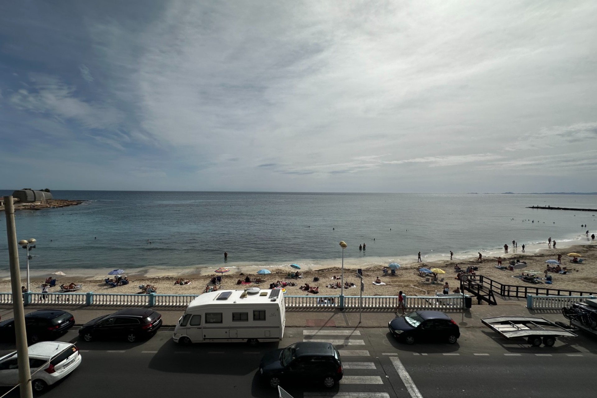 Odsprzedaż - Mieszkanie w bloku - Torrevieja - Playa de los Locos