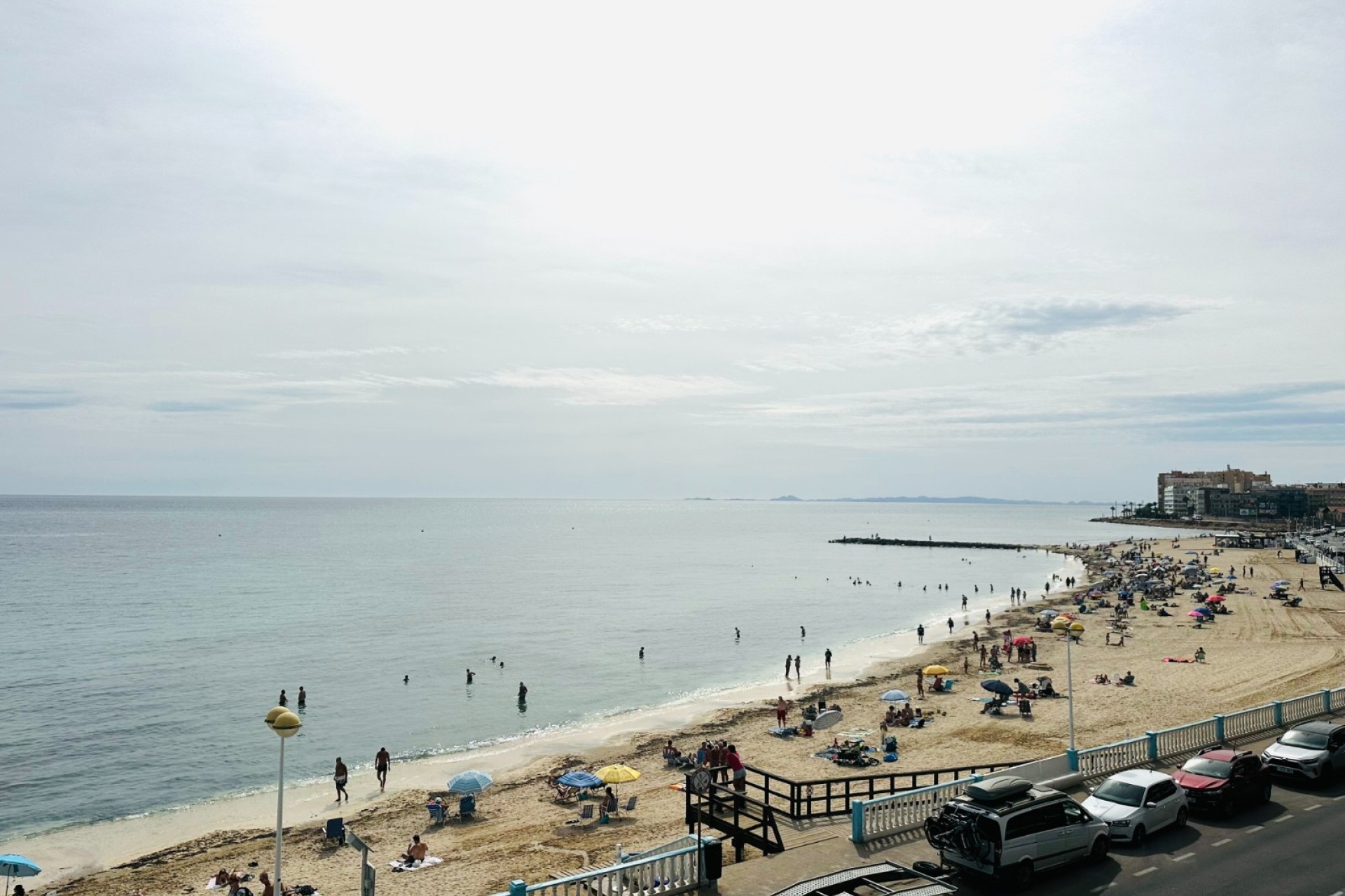 Odsprzedaż - Mieszkanie w bloku - Torrevieja - Playa de los Locos