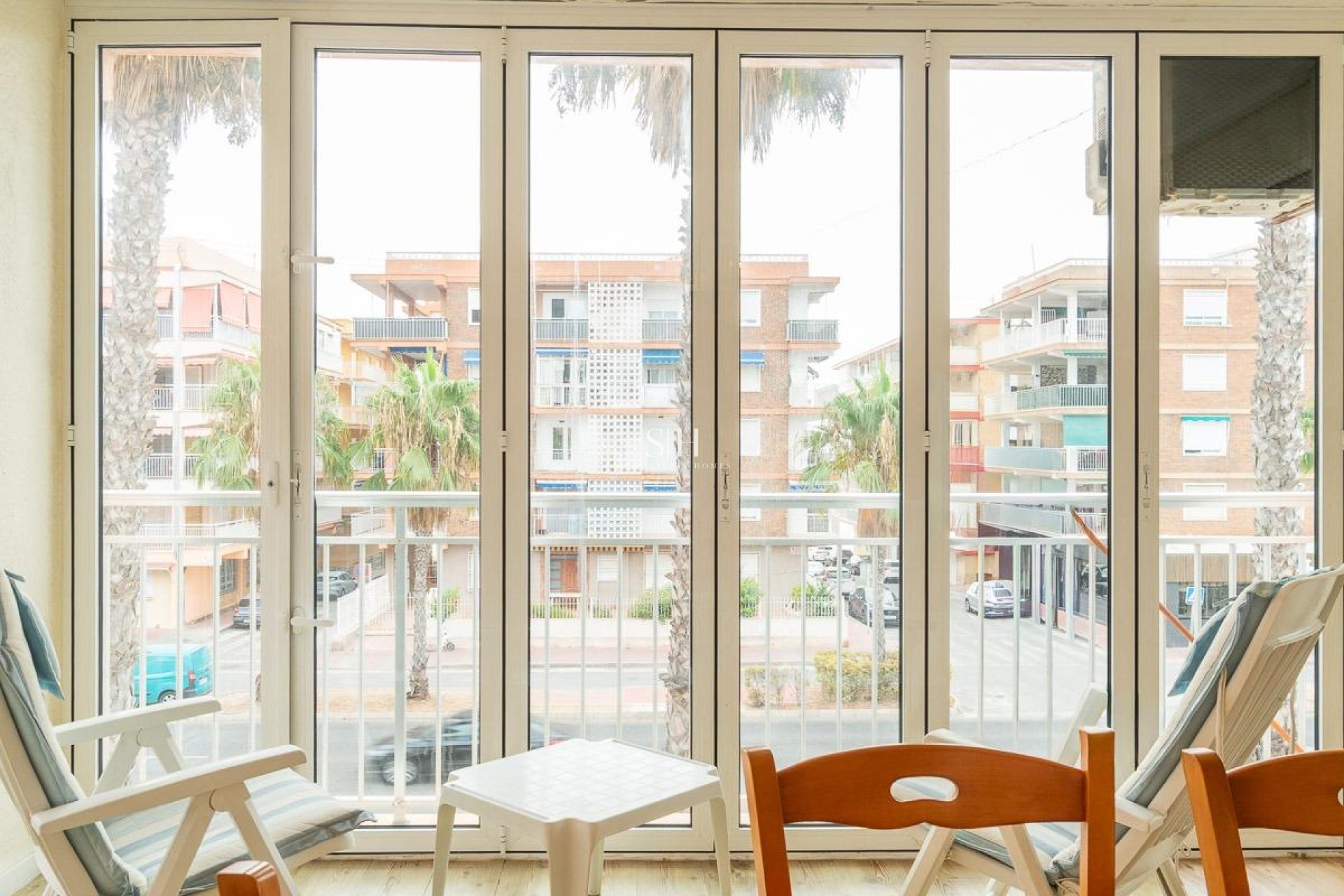 Odsprzedaż - Mieszkanie w bloku - Torrevieja - Playa de los Naufragos
