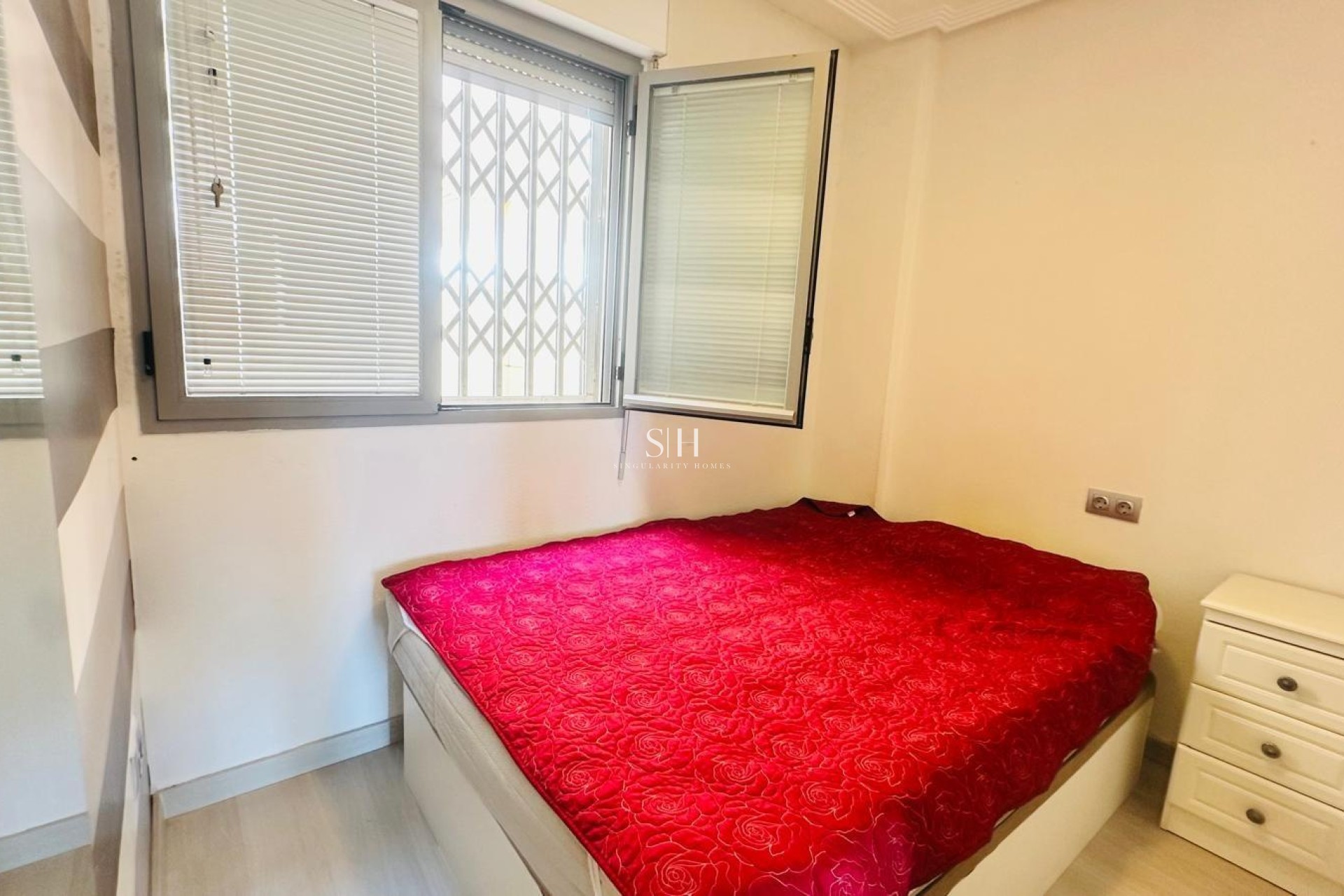 Odsprzedaż - Mieszkanie w bloku - Torrevieja - Playa del Cura