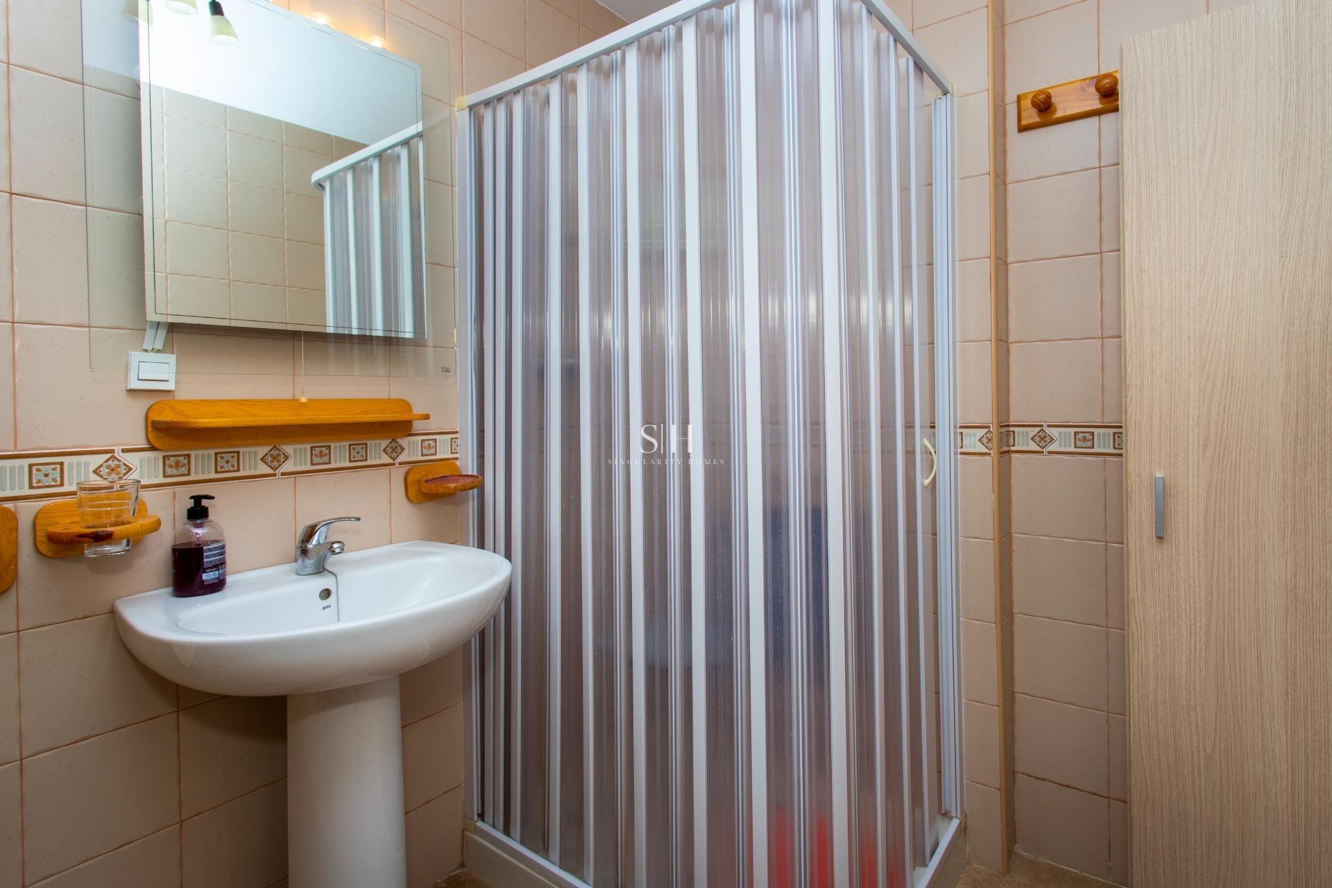 Odsprzedaż - Mieszkanie w bloku - Torrevieja - Playa del Cura